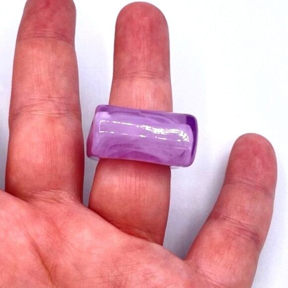 Purple and White Swirl Acrylic Geometric Barrel Chunky Statement Ring Size 8.5 - Picture 6 of 8